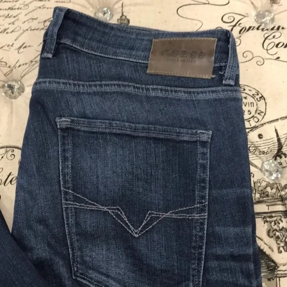 Guess Men's Slim Tapered - Picture 8 of 9